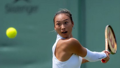 郑钦文回应温网出局：注意力很难集中，高温不是输球理由