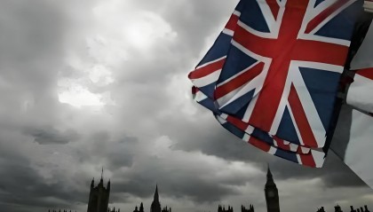 比美国更欠揍的是他，台海爆发紧张事件，解放军二话不说，上炮弹