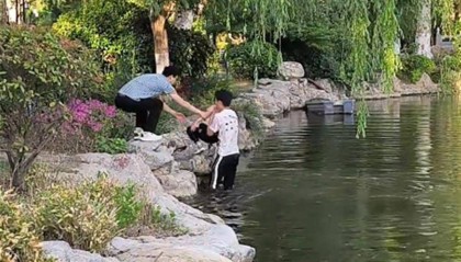 徐州一女童落水被救起，家长赶来先责怪孩子，救人者：家长当时吓坏了，后来已道谢