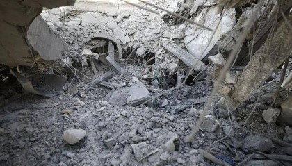 空袭城市居民区，谁更狠？