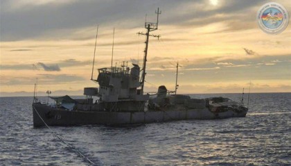 “我还没开枪呢，你怎么就倒下了？”美菲演习出现尴尬一幕：退役舰艇自行沉没