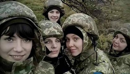 第425突击队,派女兵冲杀突围,俄炮火扫射,现场不留一个活口