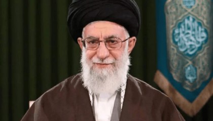 墙倒众人推？哈梅内伊做最坏准备，普京撇清关系：俄伊只是普通合作