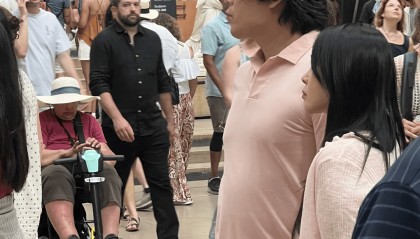 秦昊近照身材引热议，网友：“龚彪”回来了