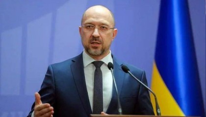 泽连斯基走投无路？签字当天， 5 国代表首次同桌，消息迅速传遍全球