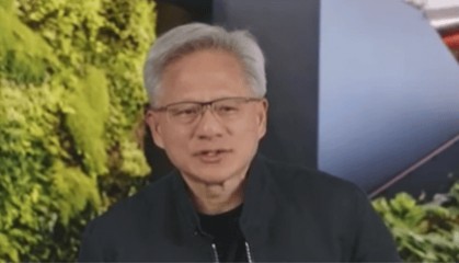 黄仁勋：美国政策基于“中国无法制造AI芯片”假设，“这一假设现在看来显然错误”
