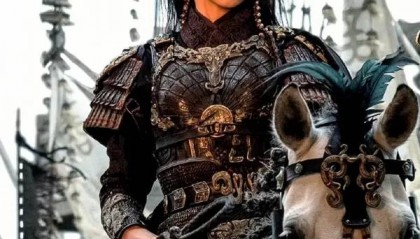 出品方回应那尔那茜从《镖人》主演名单消失，此前其被通报涉嫌高考报名材料造假