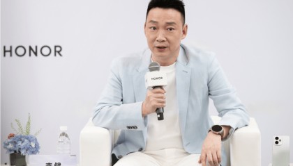 荣耀CEO李健国内首秀：“荣耀没死，这帮人拼了命”
