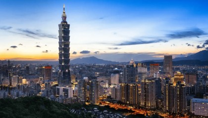 解放军43架军机三面围台，岛内已经乱成一锅粥，统一信号拉满？