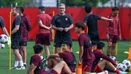 国足VS巴林首发：王钰栋张玉宁继续联手 蒋光太搭档魏震