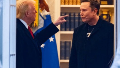 最新支持率出炉！马斯克的新党太猛了，特朗普紧急发文，真轻敌了？