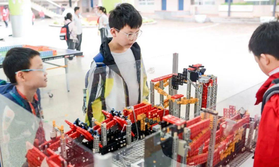 学编程的孩子和不学编程有是区别在哪？看完唔了！