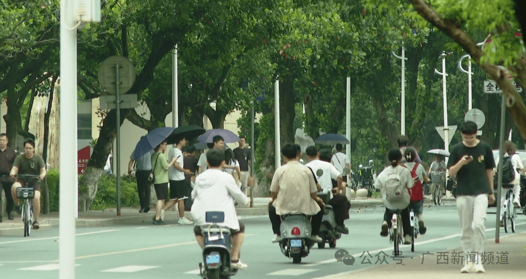 资讯 | 高校放宽转专业申请条件，热门专业会“挤破头”吗？