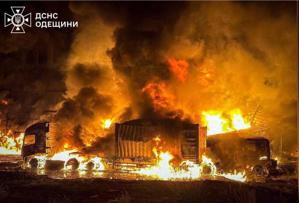 炸了一夜,俄军大轰炸,基辅大停电:俄乌战争3年,普京太仁慈了