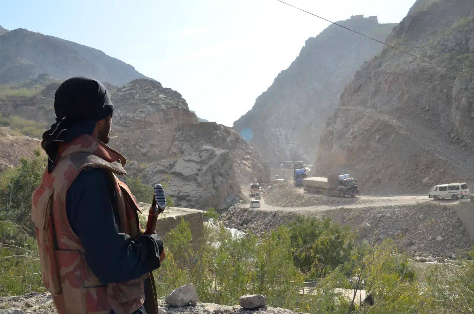 枭龙轰炸首都后,阿富汗光速认怂:打败美军,却被巴铁24小时打服