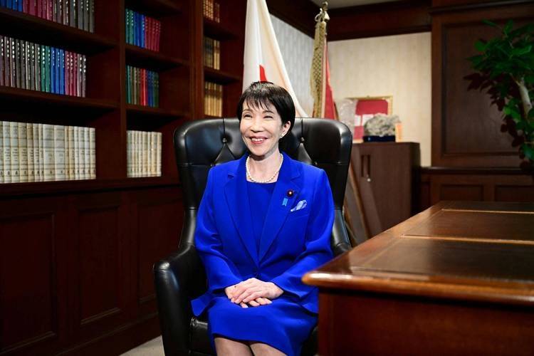 迟迟等不到中方的贺电，日本主动“逼问”，高市早苗对中国称呼有变，外交部的回应有深意