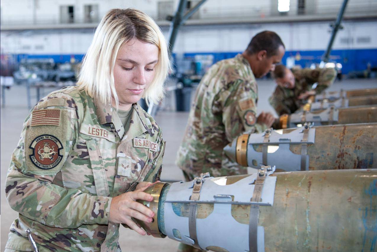 美军天塌了，美智库承认：还没碰上中国，美式军备神话被提前打破