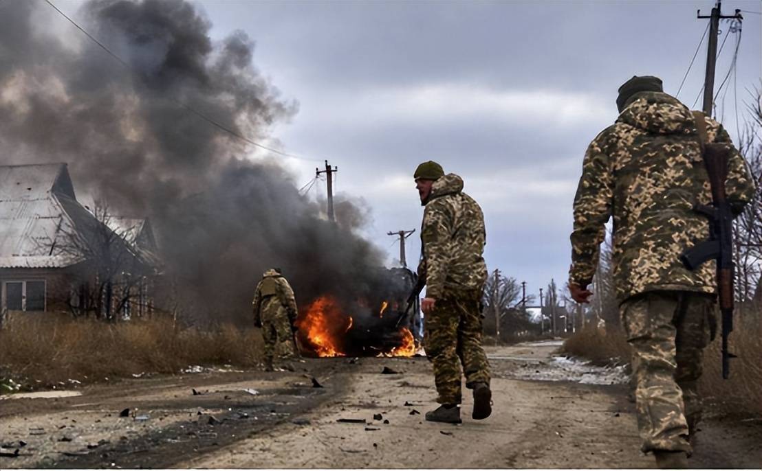 俄军在前线取得重大胜利，1.5万名乌军遭围歼，普京突然下令，保护投降乌军！