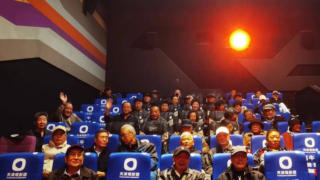 又是一年重阳日,情暖金秋映晚晴