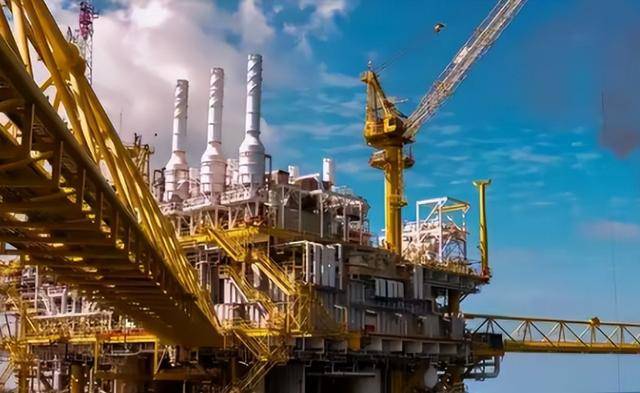 默默布局20年！西方突然惊醒：中国加速囤油囤粮，准备干大事？