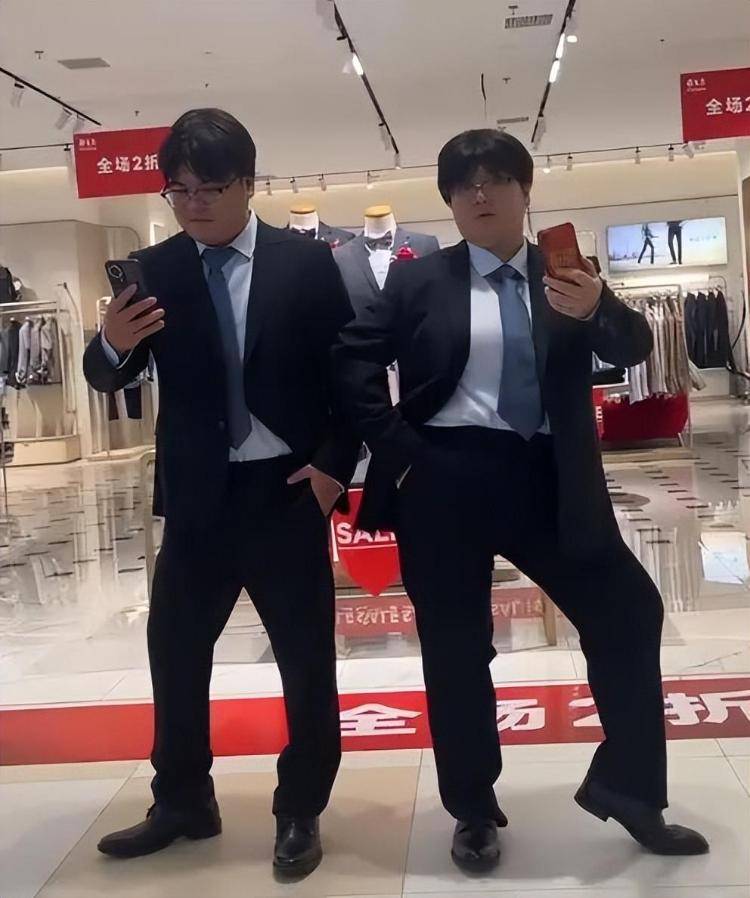 “史上最相似夫妻”被网友建议查下DNA,当事人:刚认识时不像,后来越长越像