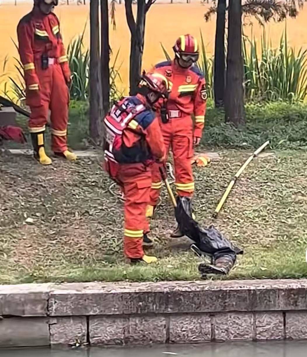 上海一男子报警称发现“浮尸”!多部门“全副武装”赶来,结局反转:捞起一双长筒雨鞋